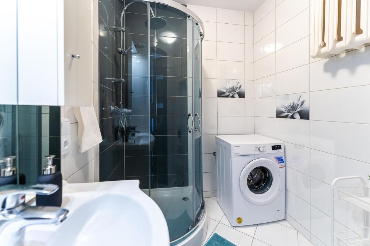 Apartament Waves & Sun Apartment Kolobrzeg Bagian luar foto